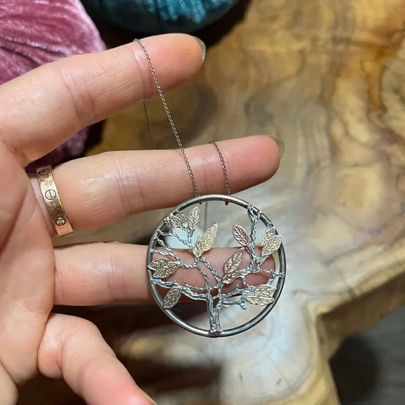 Family Tree Sterling Silver 14 K Gold Round Circle Leaves Necklace NWT - Picture 5 of 8
